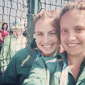 Австралийские спортсменки сделали селфи с Елизаветой II