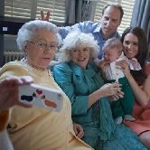 Королевская семья сделала забавное селфи