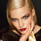 Саша Лусс представила рождественскую линию макияжа Dior