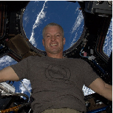 В Instagram опубликовали первое космическое селфи