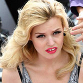 Джорджия Мэй Джаггер стала школьным ди-джеем