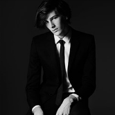 Сын Пирса Броснана – новое лицо Saint Laurent