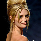 Миша Бартон стала невестой