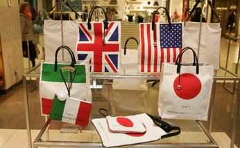 презентация FLAGS OF FURLA в ЦУМе