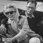 Ray-Ban выпустил фотоальбом о своих знаменитых фанатах