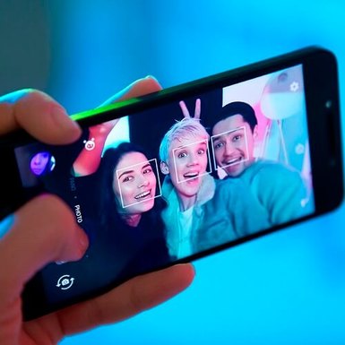 Смартфон со светомузыкой: флагманский Alcatel A5 LED