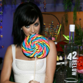 Видео с текстом песни Кэти Перри - Birthday