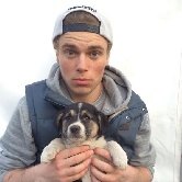 Фристайлист Гас Кенуорти подобрал бродячих щенков в Сочи