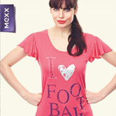 Благотворительные футболки от Mexx