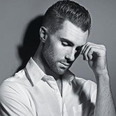 Солист Maroon 5 стал дизайнером