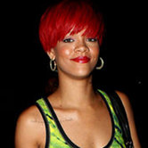 Рианна в стиле «светофор»