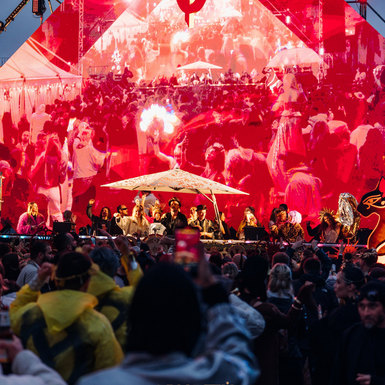 В Петербурге прошел масштабный карнавал Odyssey Festival 7 WONDERS