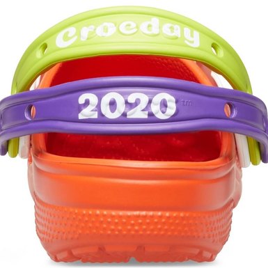 День Crocs