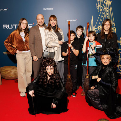 Полина Диброва и Роман Товстик отпраздновали «Новый год в Хогвартсе»