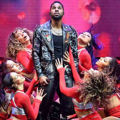 Jason Derulo попросил российских фанатов «надеть удобную обувь»