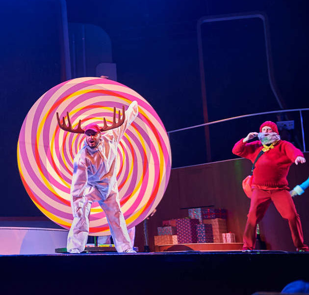 Ёлки-иголки: самые интригующие новогодние шоу Москвы и Петербурга