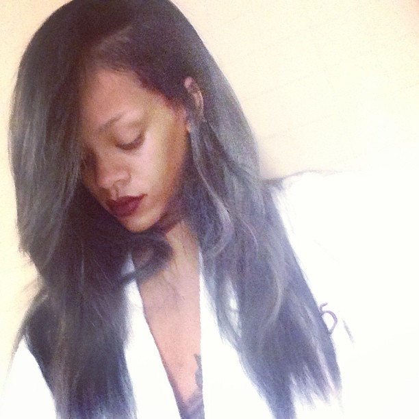 rihanna-sedina.jpeg