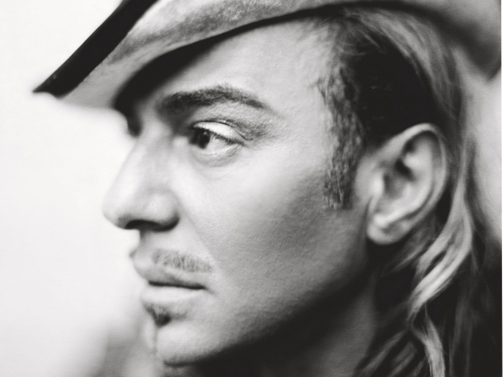 john-galliano1.jpeg john-galliano1.jpeg